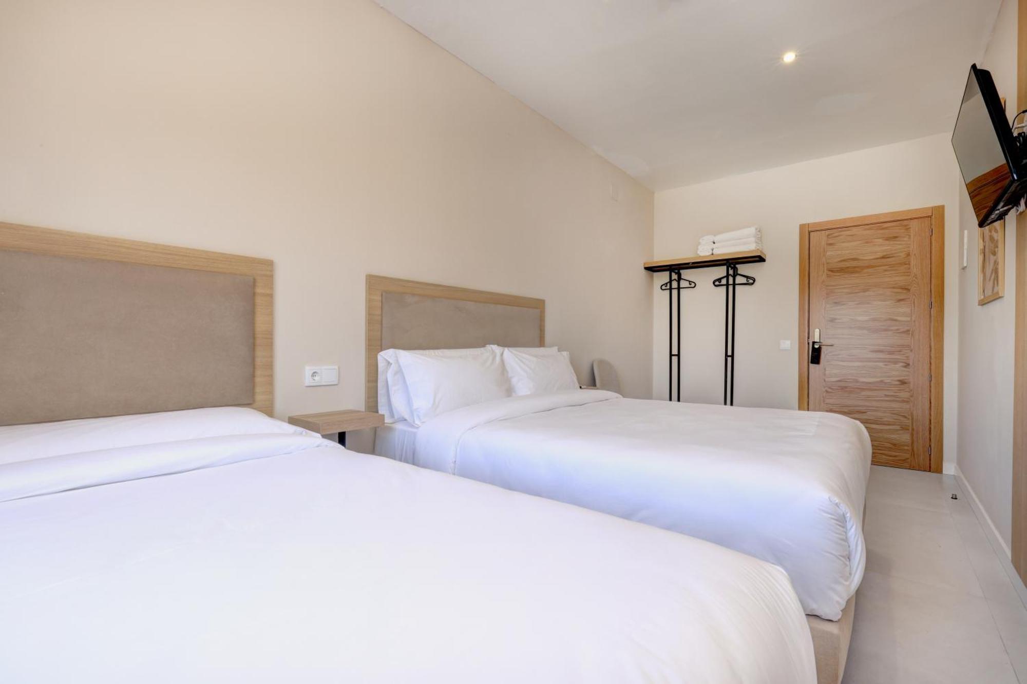 Hostal Puerta Almar Estepona Exterior foto