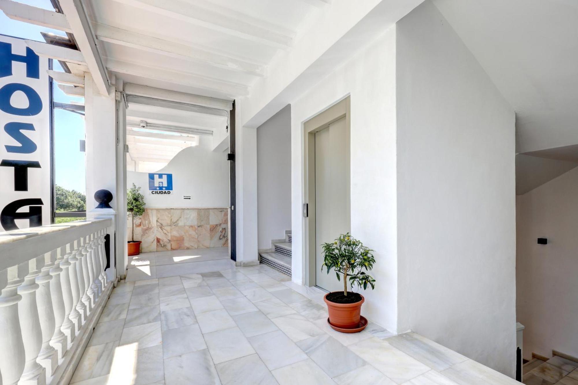 Hostal Puerta Almar Estepona Exterior foto